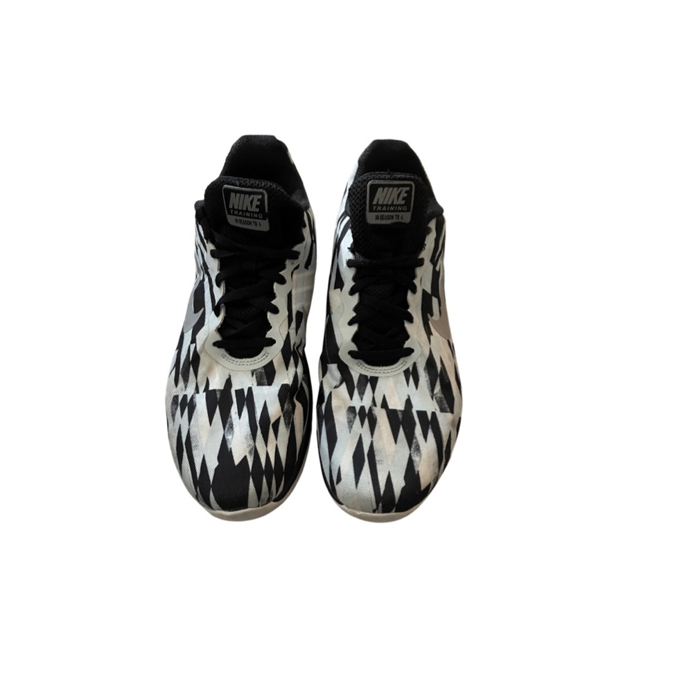 Nike Geo Pattern running shoes, Nike tennis shoes silver and black size 10